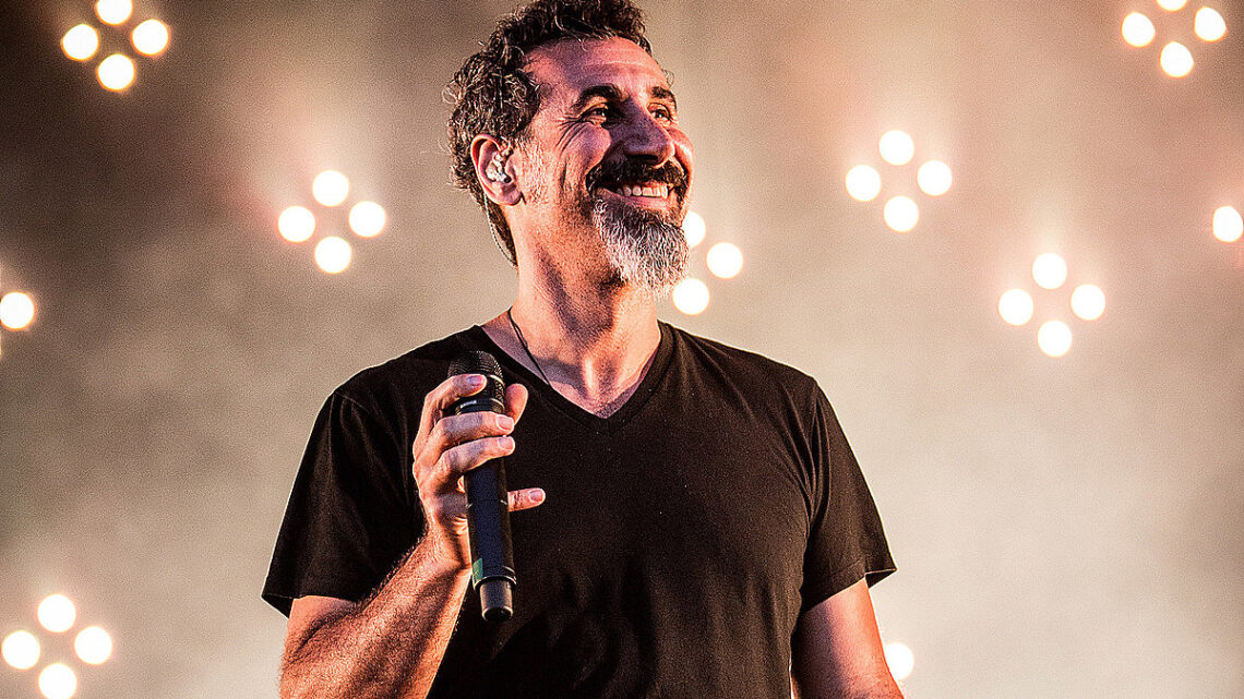 Serj Tankian se burla de la nueva canción «Electric Yerevan»