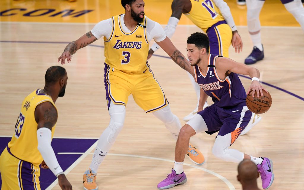Suns Hammer de Devin Booker y Lakers de LeBron James avanzan a semifinales