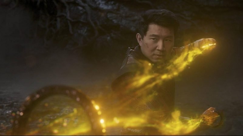 Simu Liu no puede superar su destino en el comercial de televisión Shang-Chi de Marvel Studios Studios