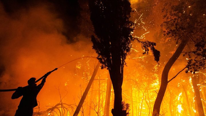 Los incendios devastan Grecia y Turquía a raíz del informe de la ONU sobre la crisis climática