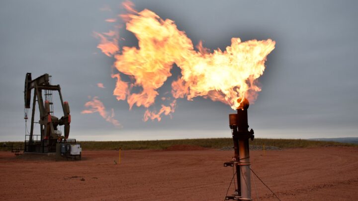 El proyecto de ley de presupuesto podría imponer un impuesto al metano y las grandes petroleras mienten como el infierno para detenerlo