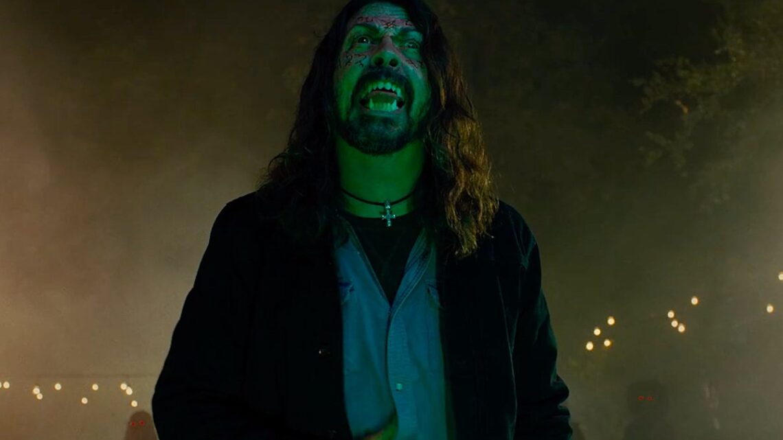 Mira el tráiler de la nueva comedia de terror de Foo Fighters «Studio 666»