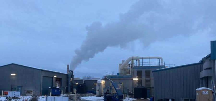 La investigación encuentra formas de eliminar el dióxido de carbono de las emisiones de las fábricas y crear productos útiles