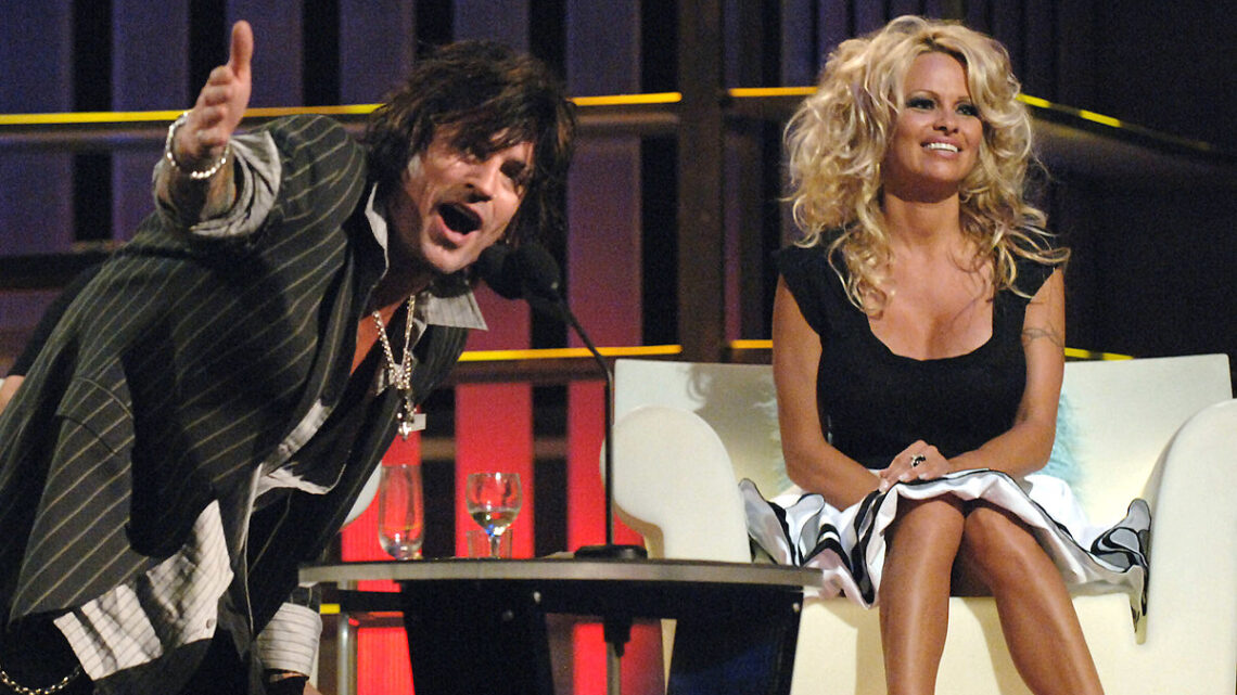 Esa vez que Tommy Lee asó a Pamela Anderson está haciendo que algunos se estremezcan