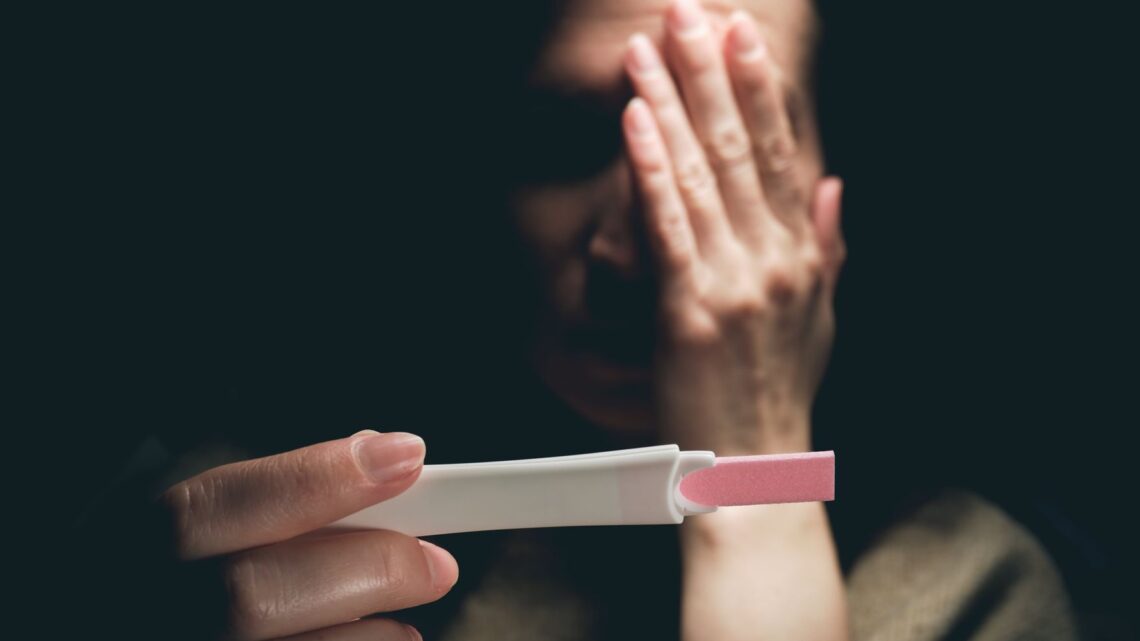 Jurado otorga $ 5,25 millones a mujer embarazada con esperma de médico especialista en fertilidad