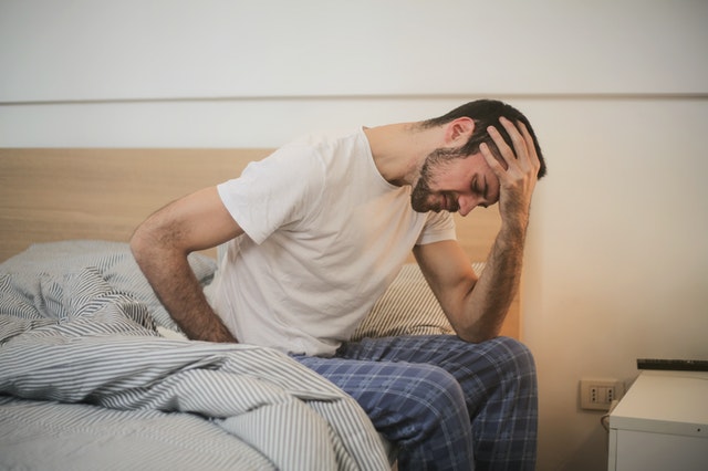 10 cosas que debes saber para reducir el dolor de espalda mientras duermes