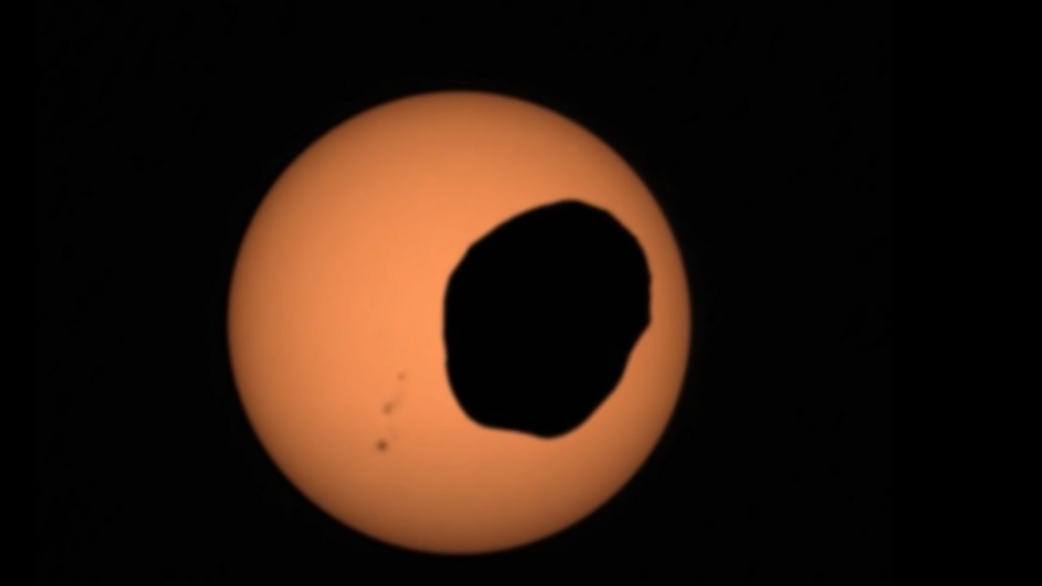 Mars Rover captura video de eclipse solar en forma de patata