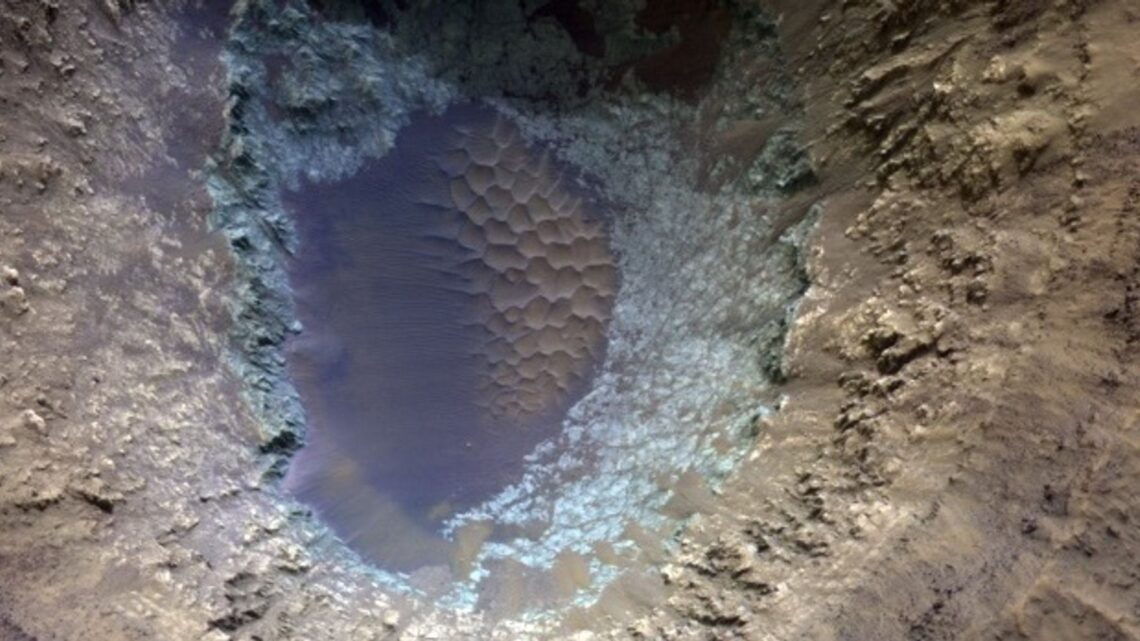 Impresionantes nuevas imágenes de 8K muestran el cráter de Marte como nunca antes