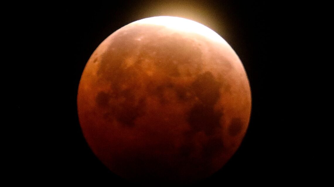 El eclipse lunar total ‘para las Américas’ hará que la luna se vuelva roja como la sangre