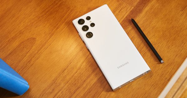 ¿Qué oferta del Samsung S22 Ultra para el Día del Padre es buena?  Éste.