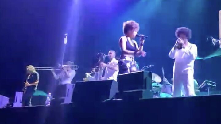 Miembros de Tool se unen a Brass Against en el escenario para la versión de ‘Stinkfist’