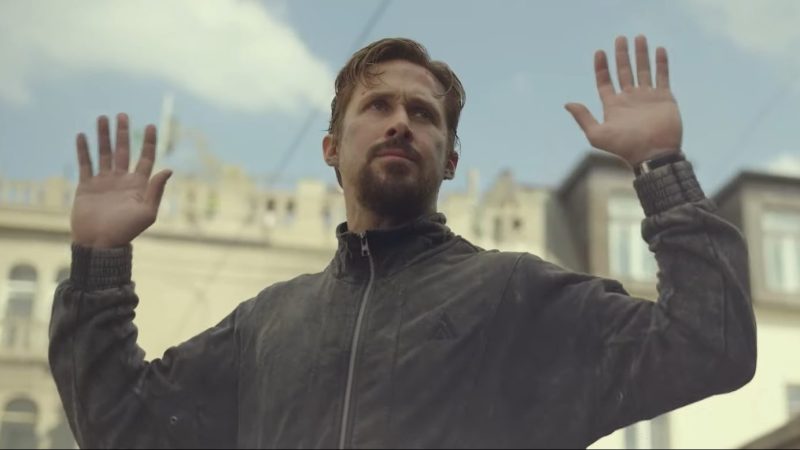 Ryan Gosling conoce a Chris Evans en el clip de The Grey Man