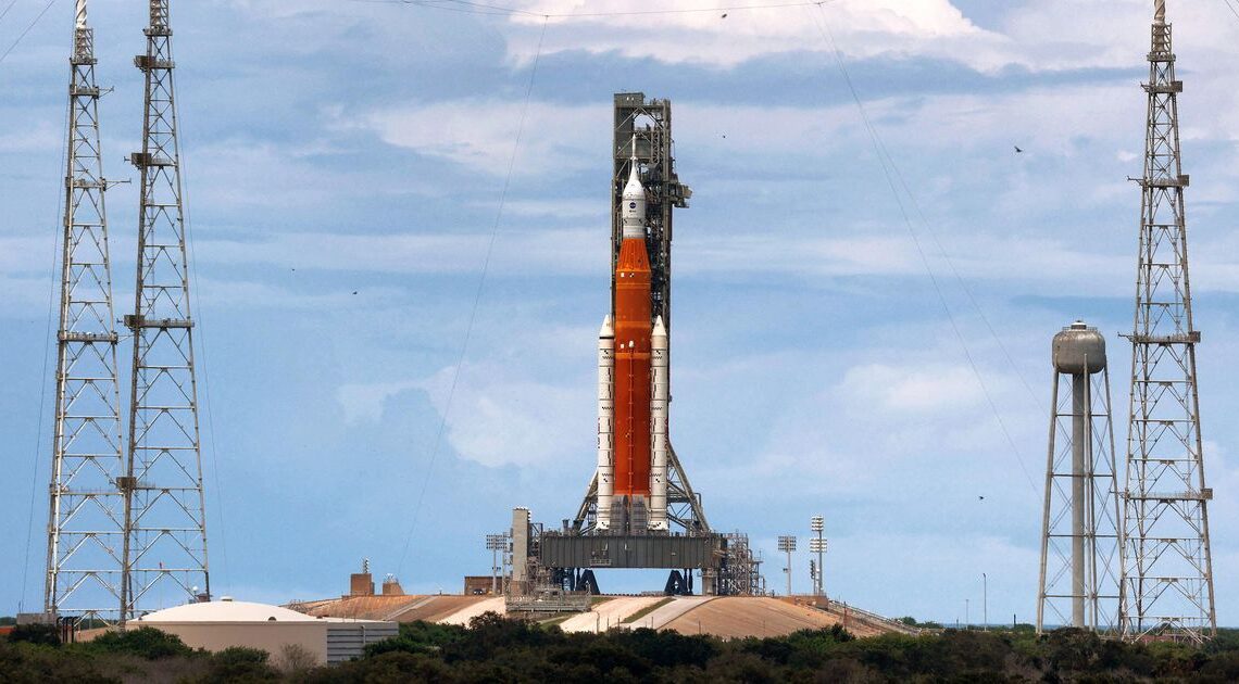 Las fugas de combustible obligan a la NASA a fregar el lanzamiento del cohete Luna Nueva