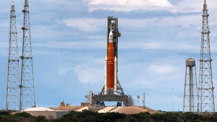 Las fugas de combustible obligan a la NASA a fregar el lanzamiento del cohete Luna Nueva
