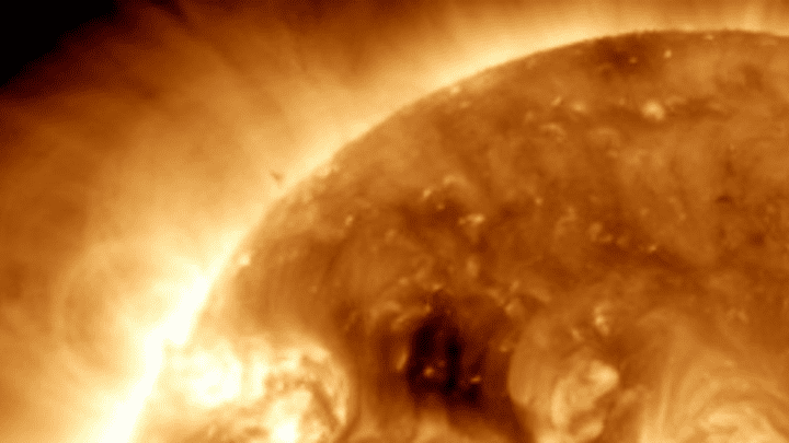 El sol está ‘sonriendo’ en una imagen viral de la NASA