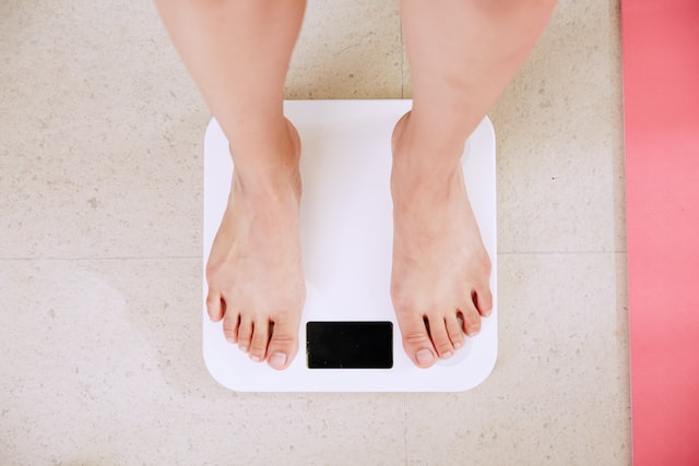 Razones principales por las que está aumentando de peso sin comer demasiado